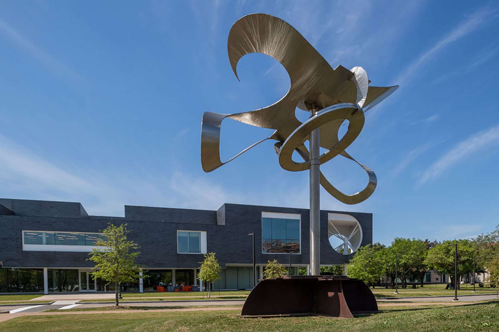 Mark di Suvero, Po-um (Lyric), photo by Nash Baker.