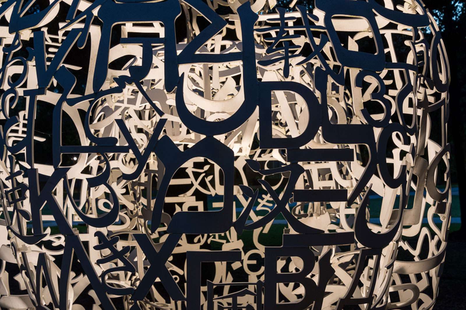 Jaume Plensa, Mirror, 2011. Photo: Nash Baker