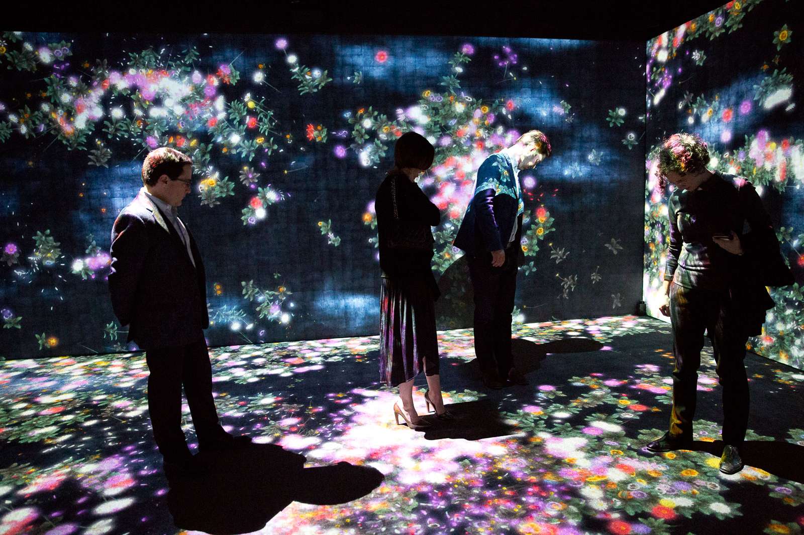 teamLab, Flowers and People, Cannot be Controlled but Live Together – A Whole Year per Hour, 2015. Interactive Digital Installation, Endless, Sound: Hideaki Takahashi. Installation photo at the Moody Center for the Arts, 2017. Photo: Jenny Antill