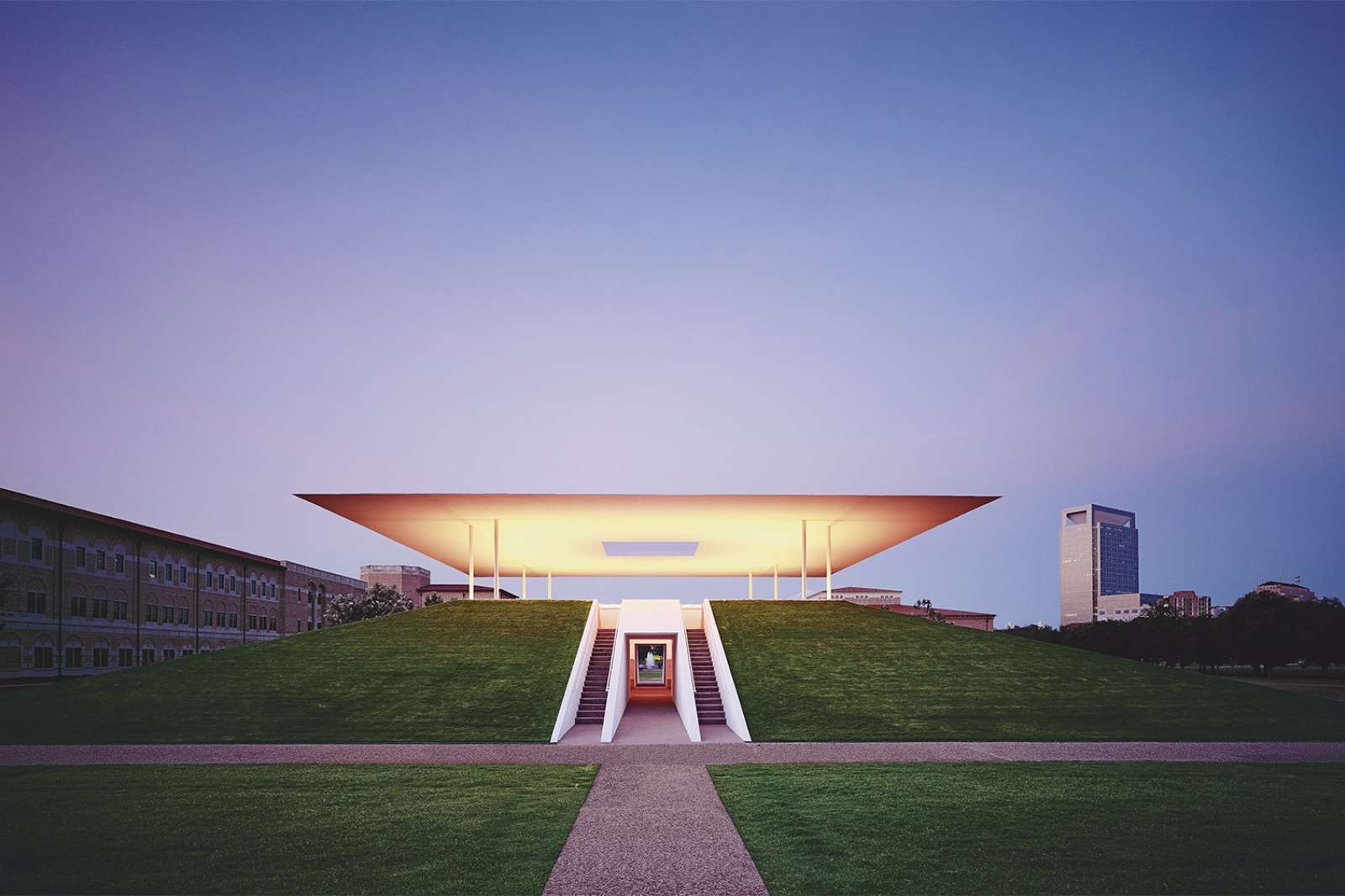 What Happens in This James Turrell Installation Stays in This James Turrell  Installation - GARAGE